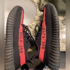 adidas Yeezy Boost 350 V2
Core Black Red 100% authentic!!! No Box…